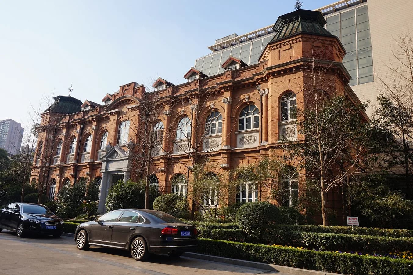 Huashan Hospital, Fudan University